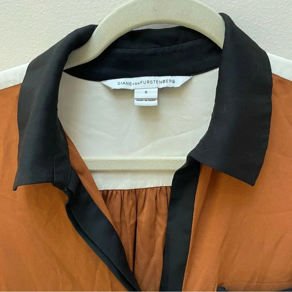 Diane von Furstenberg Silk Color Block Brown Black Button Down Blouse Top Size 0 - Picture 3 of 10